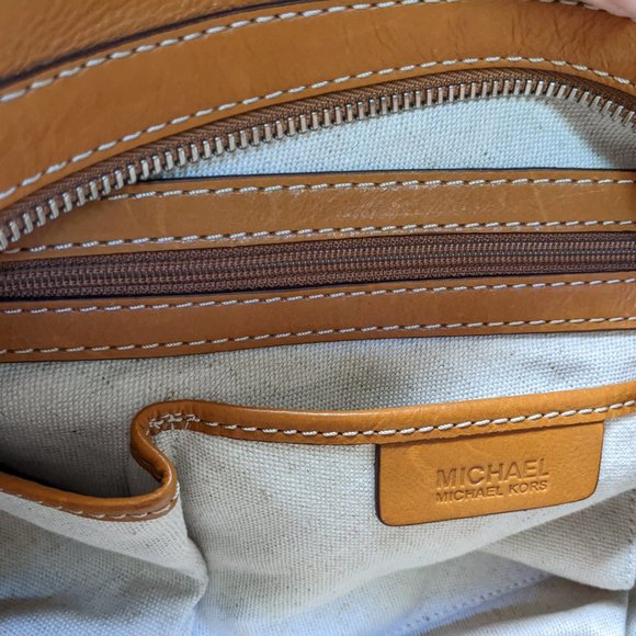 MICHAEL KORS Bedford Bag Cognac Brown Saddle Leather Organizer Pockets - Picture 10 of 15